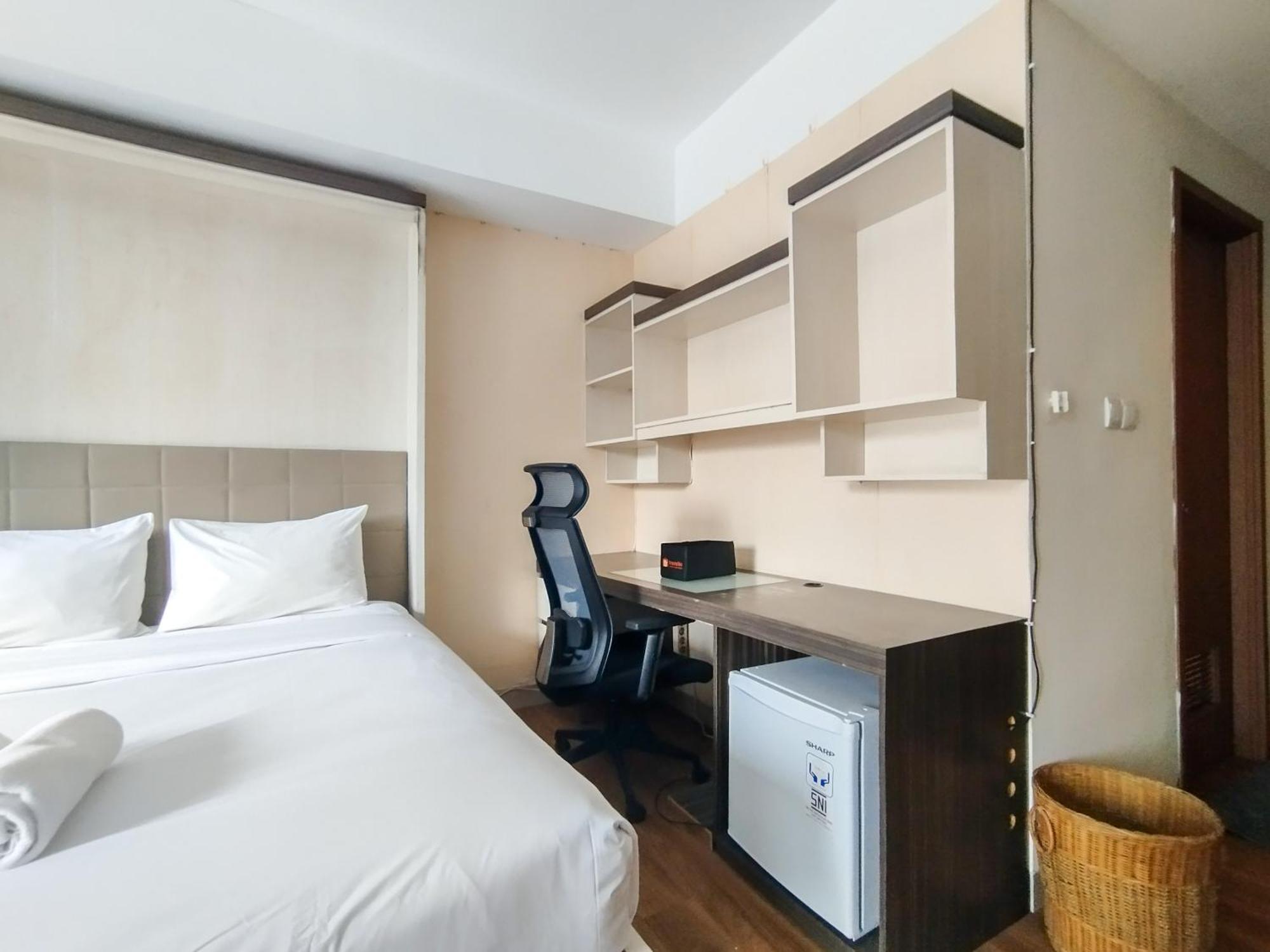 Simply And Comfy Studio Room Apartment Beverly Dago By Travelio Bandung Bagian luar foto