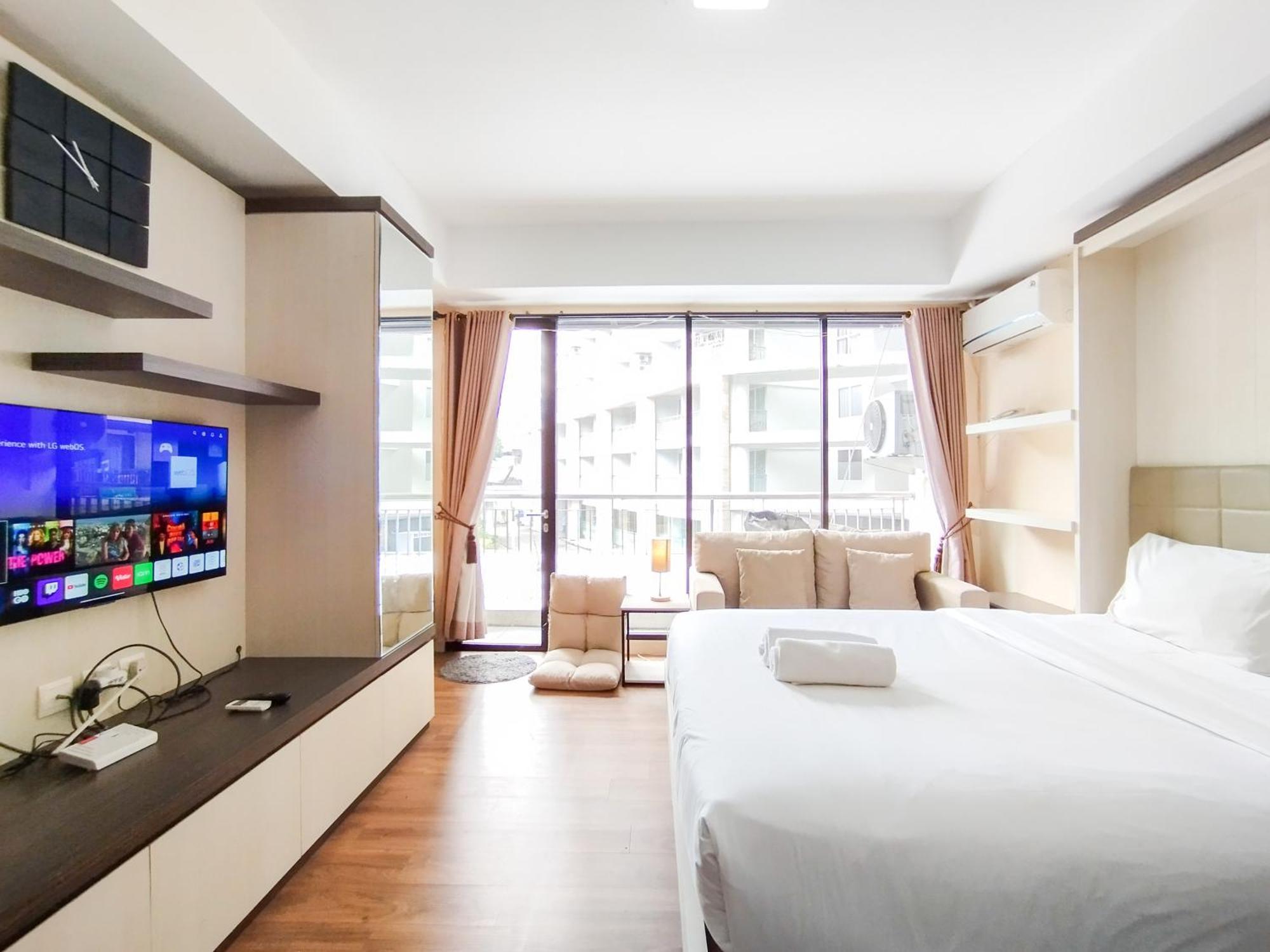 Simply And Comfy Studio Room Apartment Beverly Dago By Travelio Bandung Bagian luar foto