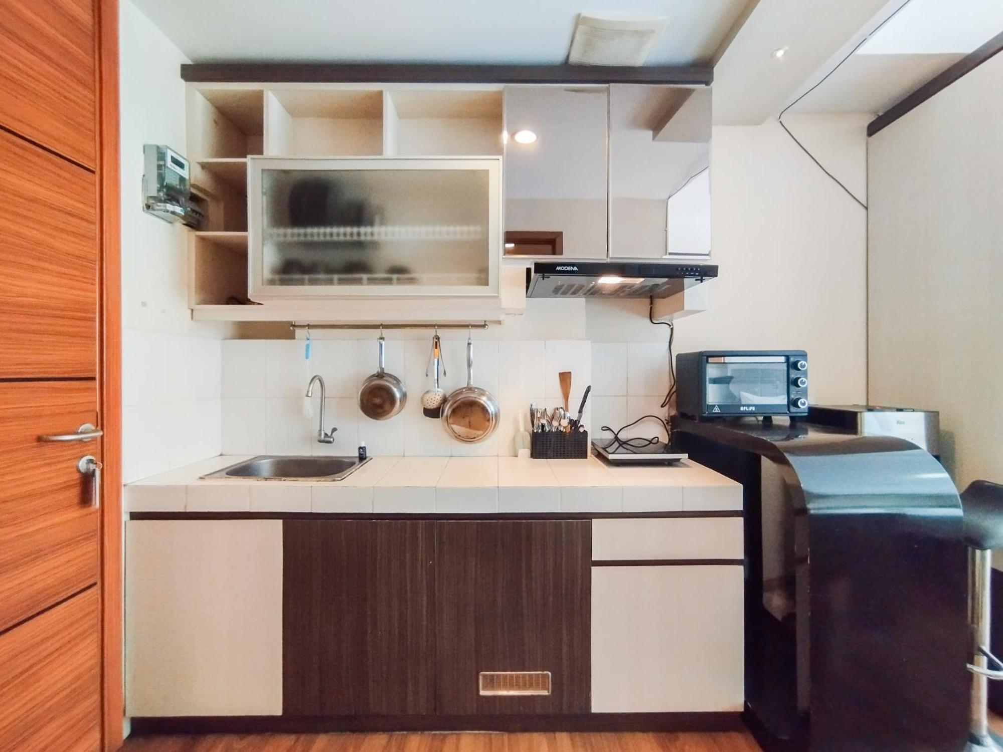 Simply And Comfy Studio Room Apartment Beverly Dago By Travelio Bandung Bagian luar foto