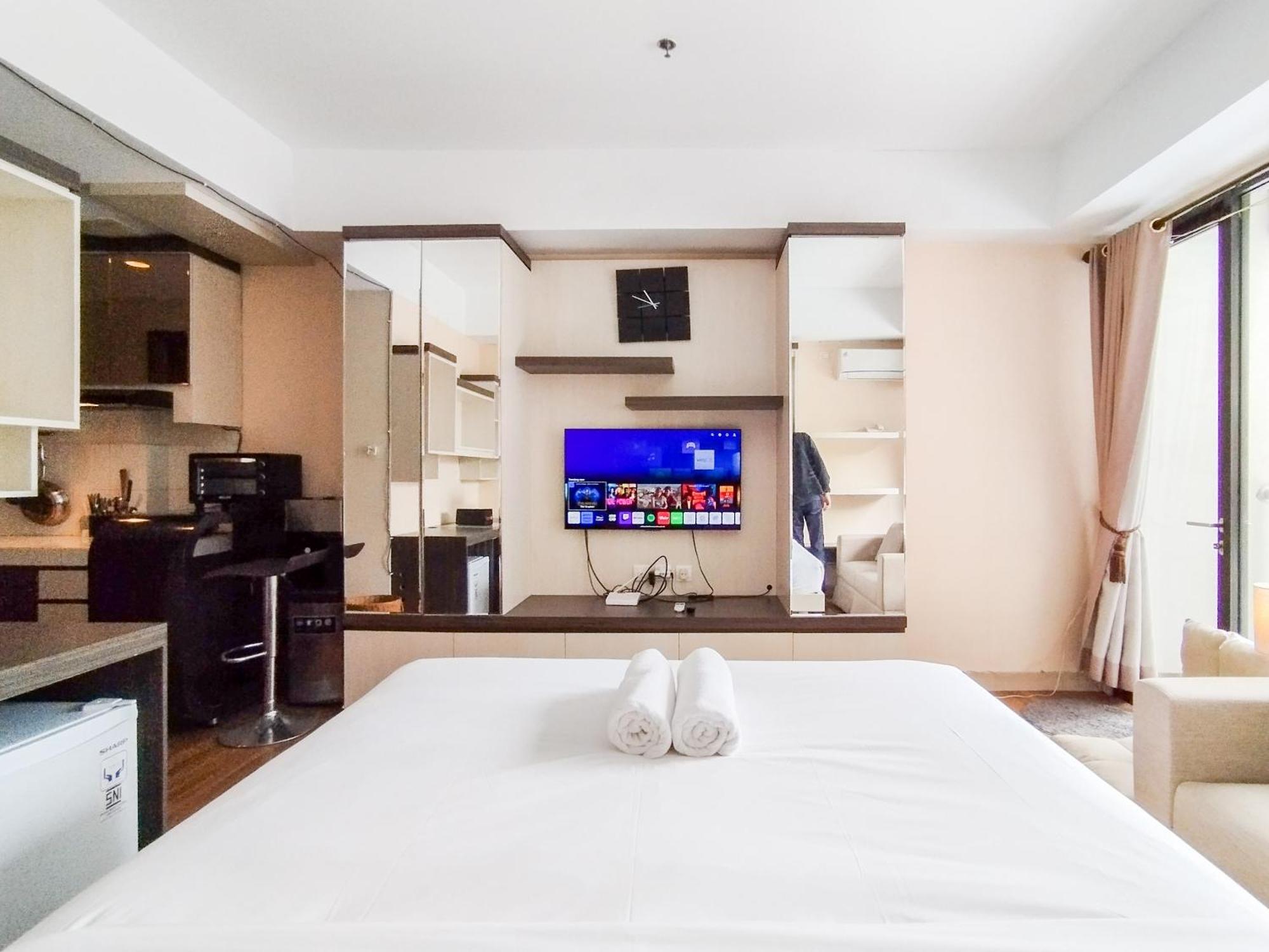 Simply And Comfy Studio Room Apartment Beverly Dago By Travelio Bandung Bagian luar foto